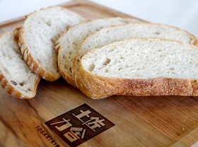 話題の山北みかんバターとパン3種B